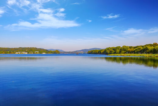 See Blaues Wasser